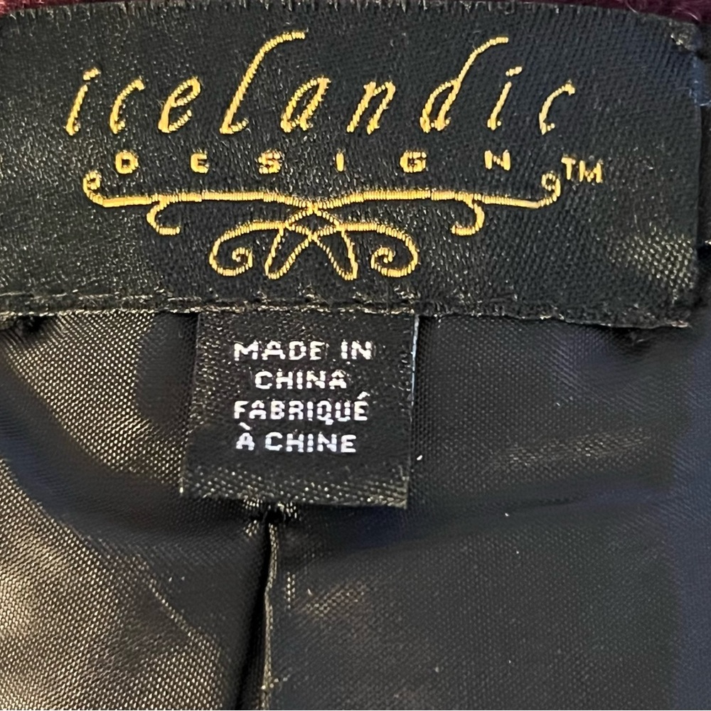 Icelandic Design Fully Lined Wool Jacket/Sweater Floral Embroidered Full Snaps. - Picture 9 of 10